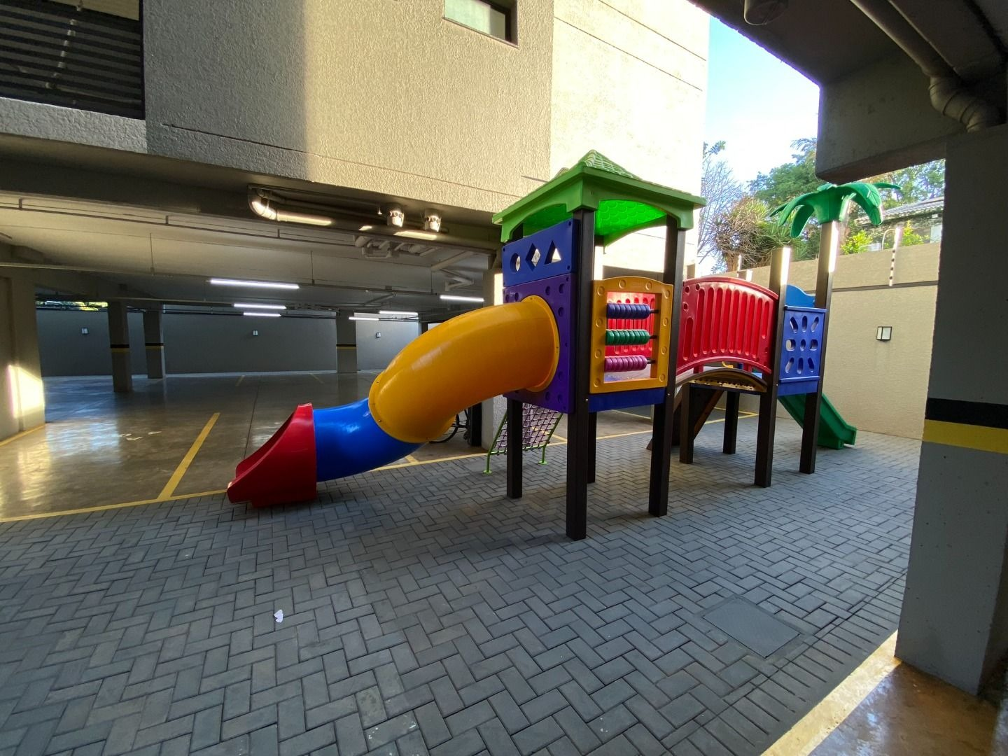 Playground infantil na área interna do empreendimento